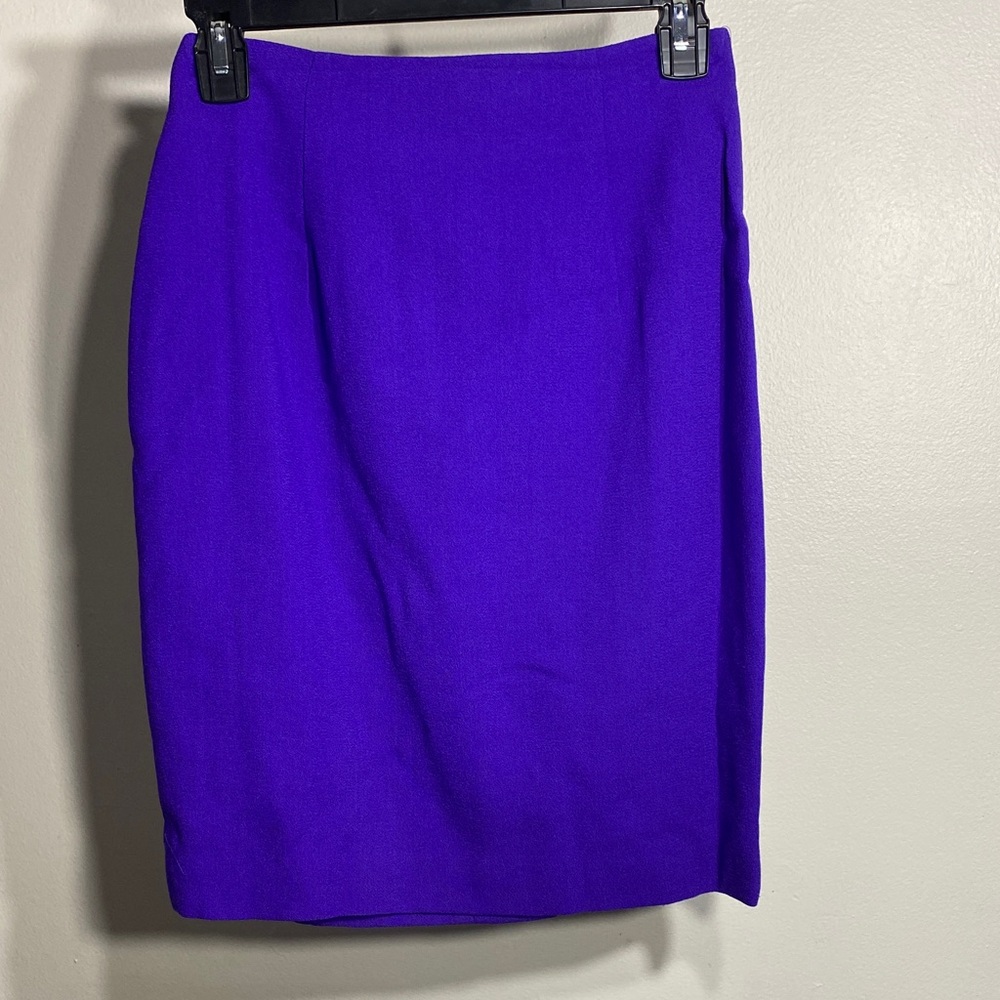 Elegant Women's Pencil Skirt in Vibrant Purple